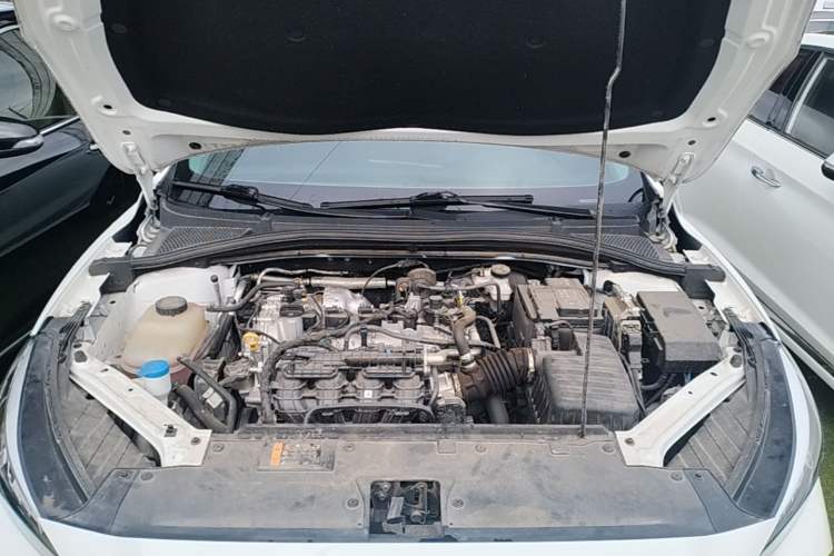Used MG 5 2023 180 DVVT Manual Fashion Edition Engine Bay