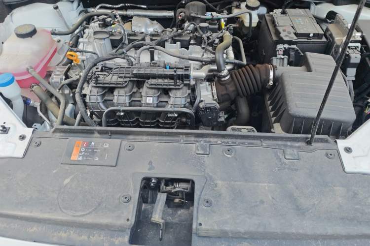Used MG 5 2023 180 DVVT Manual Fashion Edition Engine Bay