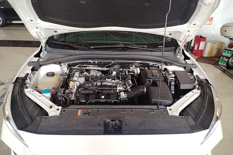 Used MG 5 2023 180 DVVT Manual Fashion Edition Engine Bay