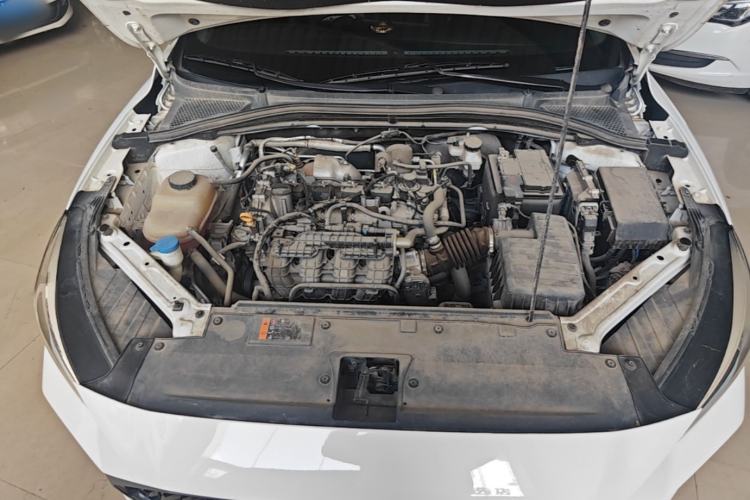 Used MG 5 2023 180 DVVT CVT Fashion Edition Engine Bay