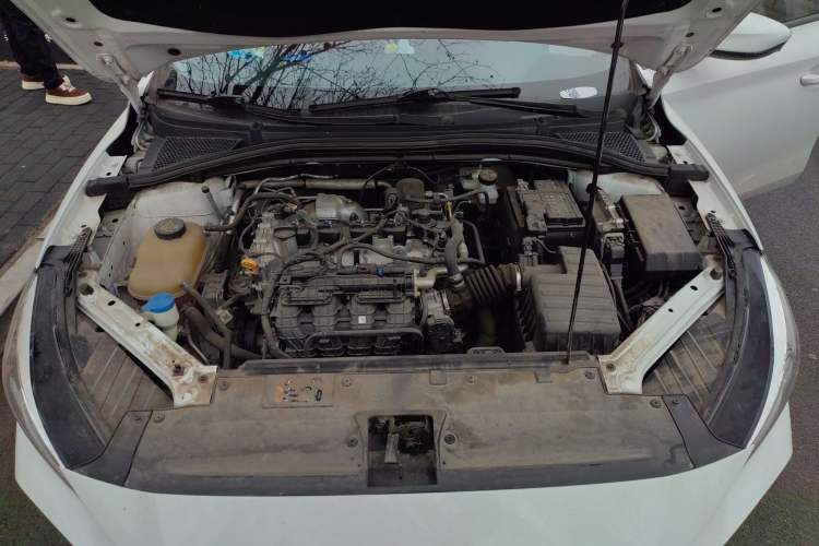 Used MG 5 2023 180 DVVT Manual Fashion Edition Engine Bay