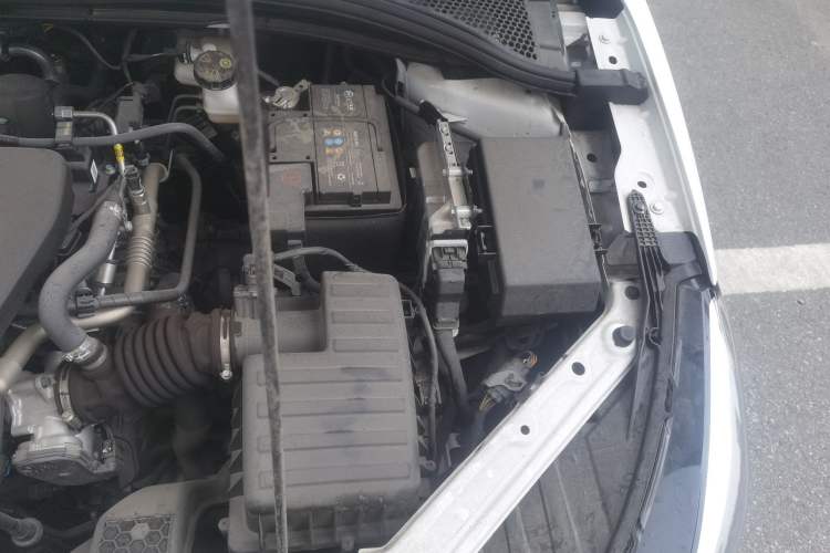 Used MG 5 2023 180 DVVT CVT Luxury Edition Engine Bay Left