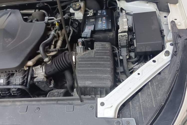 Used MG 5 2023 180 DVVT CVT Luxury Edition Engine Bay Left