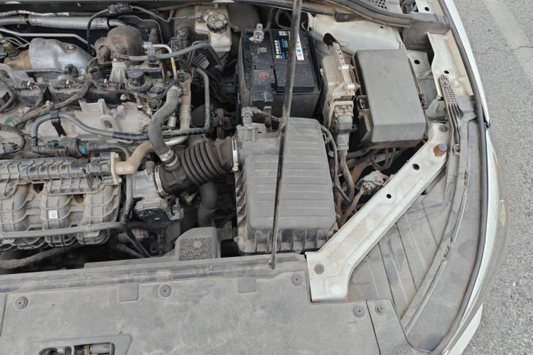 Used MG 5 2023 180 DVVT Manual Luxury Edition Engine Bay Left