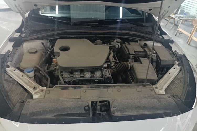 Used MG 5 2023 180 DVVT CVT Luxury Edition Engine Bay