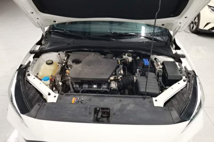 Used MG 5 2023 180 DVVT CVT Luxury Edition Engine Bay