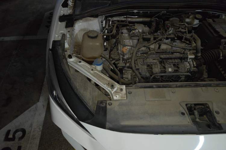 Used MG 5 2023 180 DVVT CVT Luxury Edition Engine Bay Right