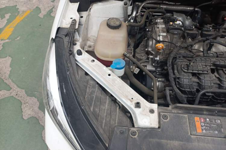 Used MG 5 2023 180 DVVT CVT Fashion Edition Engine Bay Right