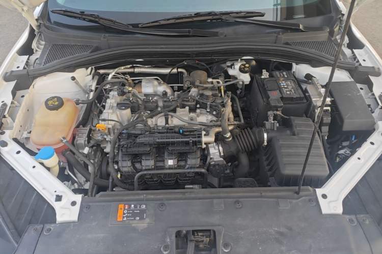 Used MG 5 2023 180 DVVT Manual Fashion Edition Engine Bay