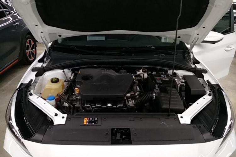 Used MG 5 2023 180 DVVT CVT Luxury Edition Engine Bay
