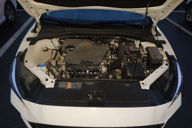 Used MG 5 2023 180 DVVT CVT Luxury Edition Engine Bay