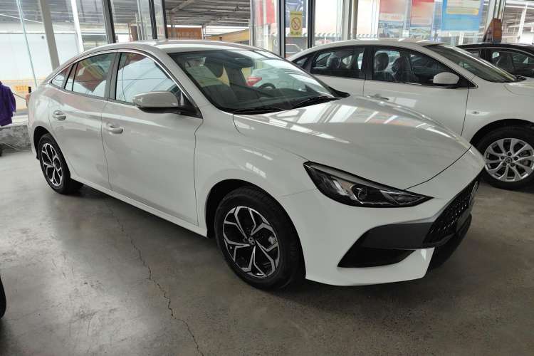 Used MG 5 2023 180 DVVT CVT Fashion Edition Exterior 2