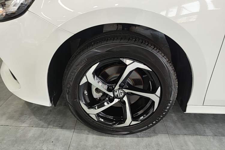Used MG 5 2023 180 DVVT CVT Fashion Edition Exterior 2