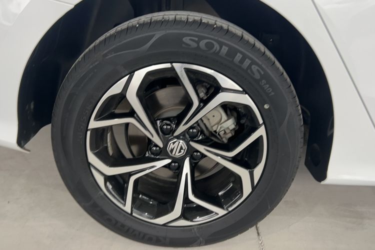 Used MG 5 2023 180 DVVT CVT Fashion Edition Exterior 2