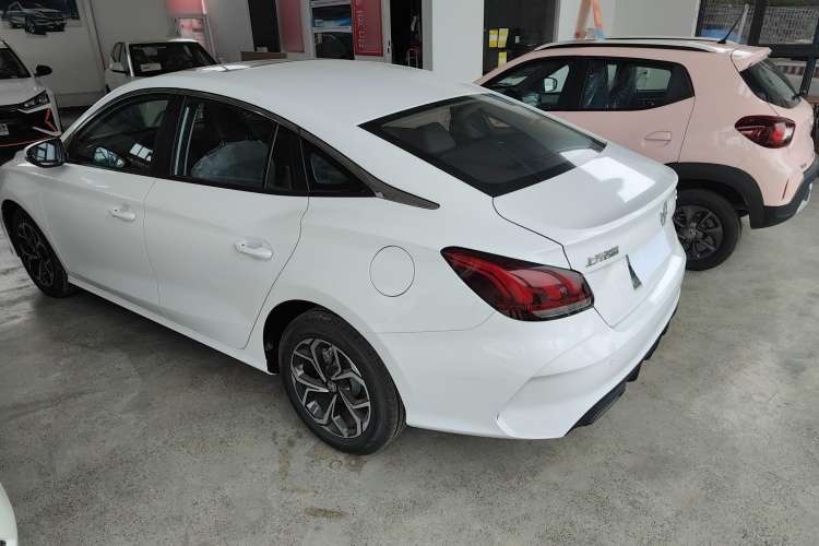 Used MG 5 2023 180 DVVT CVT Fashion Edition Exterior 3