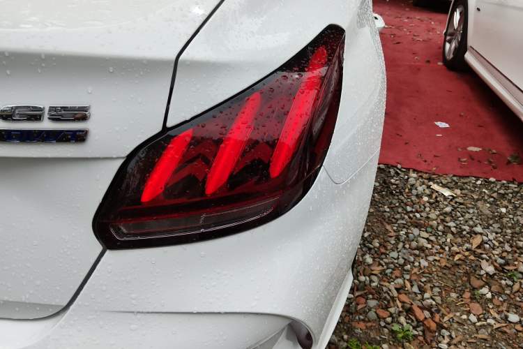 Used MG 5 2023 180 DVVT CVT Luxury Edition Exterior 3