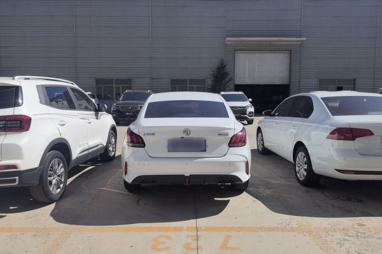 Used MG 5 2023 180 DVVT CVT Fashion Edition Exterior 4