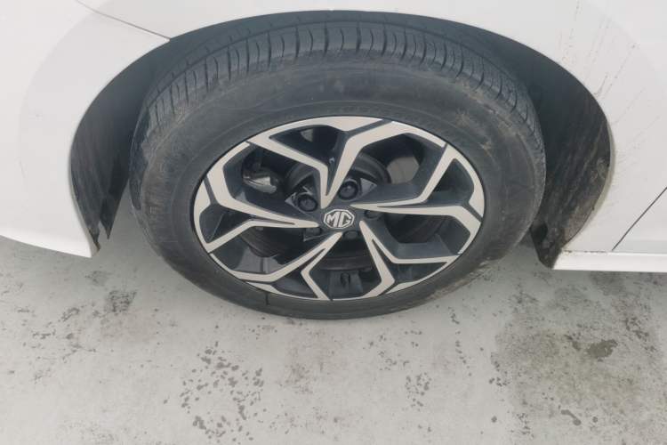 Used MG 5 2023 180 DVVT CVT Luxury Edition Exterior 4