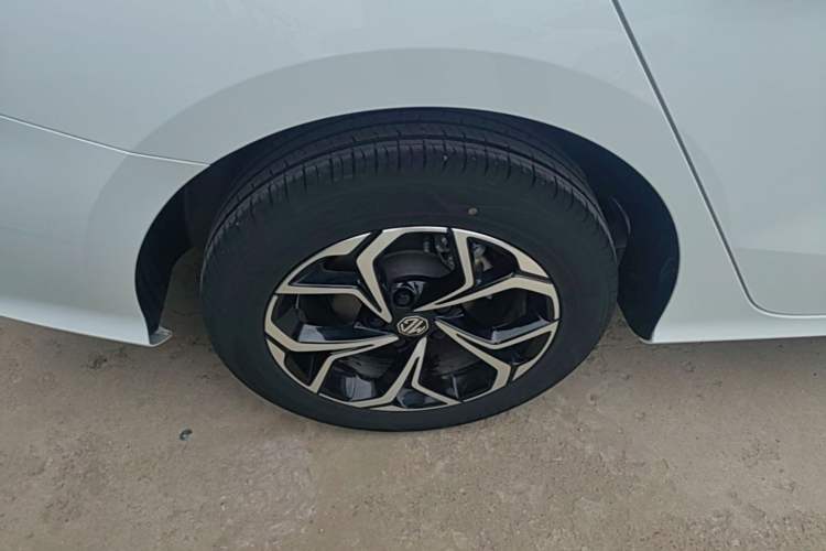 Used MG 5 2023 180 DVVT CVT Fashion Edition Exterior 5