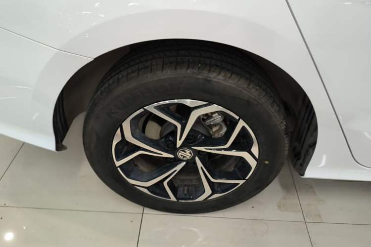 Used MG 5 2023 180 DVVT CVT Luxury Edition Exterior 5