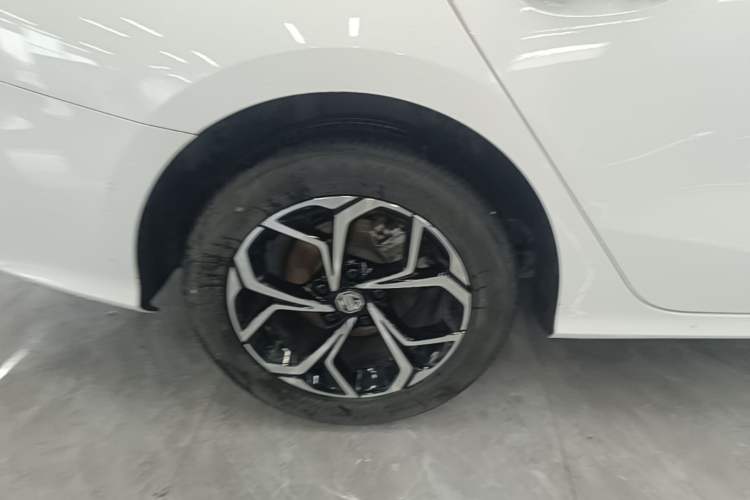 Used MG 5 2023 180 DVVT CVT Fashion Edition Exterior 5