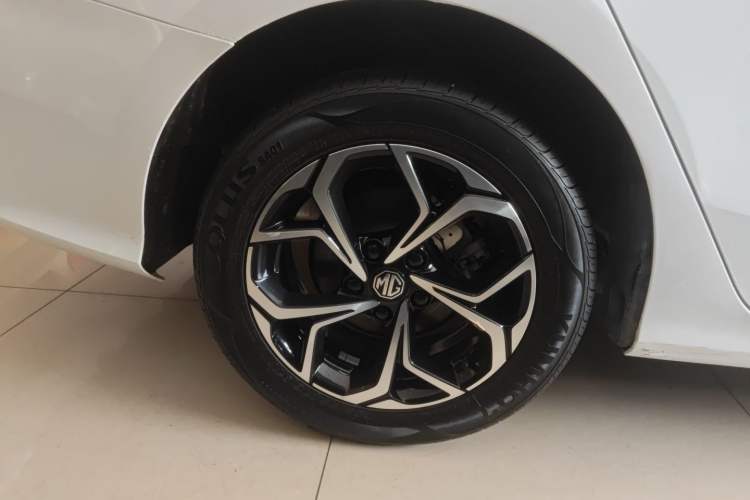 Used MG 5 2023 180 DVVT CVT Luxury Edition Exterior 5
