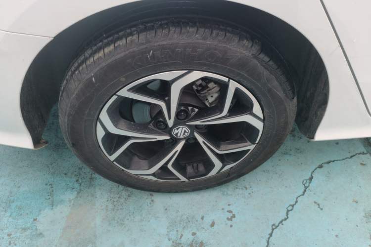 Used MG 5 2023 180 DVVT CVT Luxury Edition Exterior 5