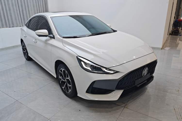Used MG 5 2023 180 DVVT CVT Luxury Edition Front Right 45 Deg
