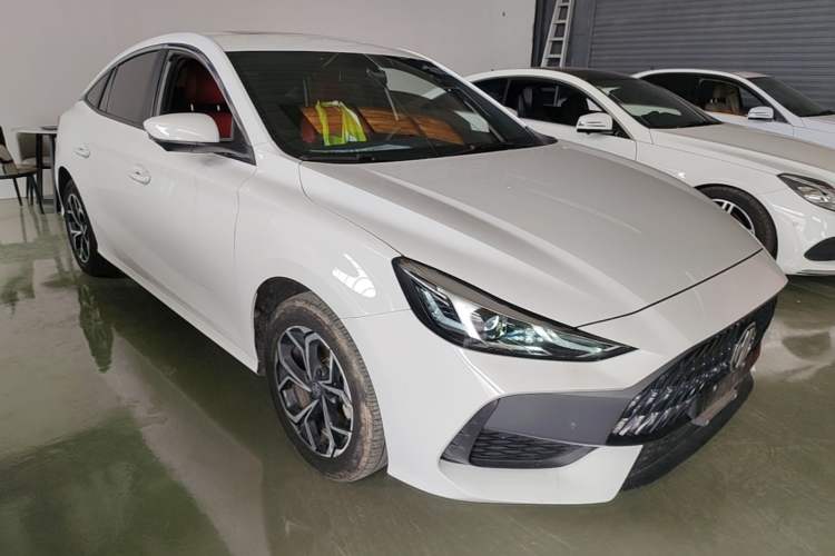 Used MG 5 2023 180 DVVT CVT Luxury Edition Front Right 45 Deg