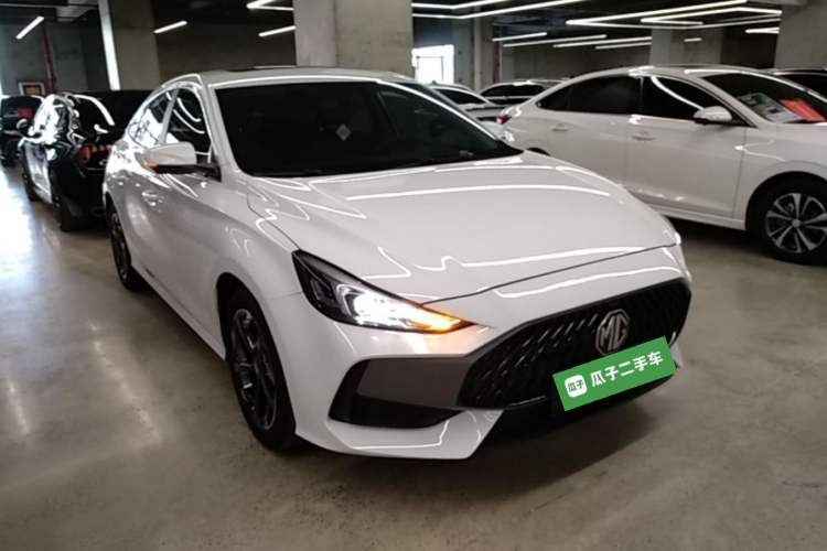Used MG 5 2023 180 DVVT CVT Luxury Edition Front Right 45 Deg