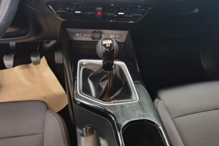 Used MG 5 2023 180 DVVT Manual Fashion Edition Gear Lever