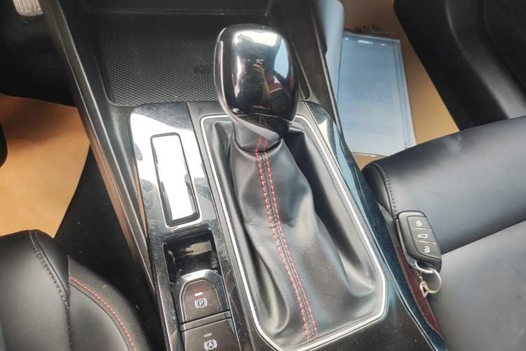 Used MG 5 2023 180 DVVT CVT Luxury Edition Gear Lever