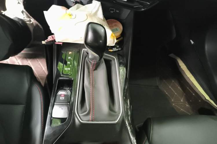 Used MG 5 2023 180 DVVT CVT Fashion Edition Gear Lever