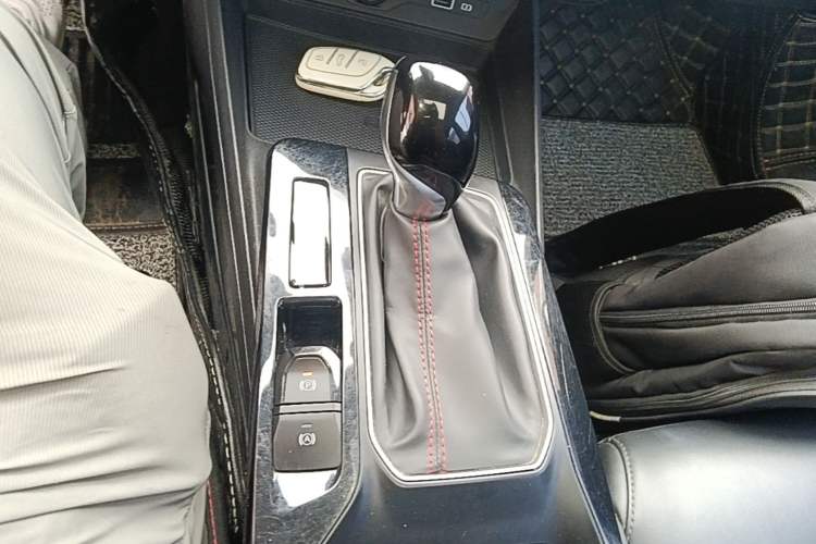 Used MG 5 2023 180 DVVT CVT Flagship Edition Gear Lever