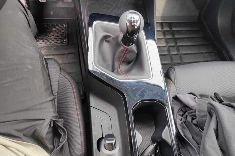 Used MG 5 2023 180 DVVT Manual Fashion Edition Gear Lever