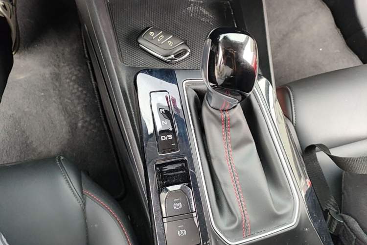 Used MG 5 2023 180 DVVT CVT Fashion Edition Gear Lever