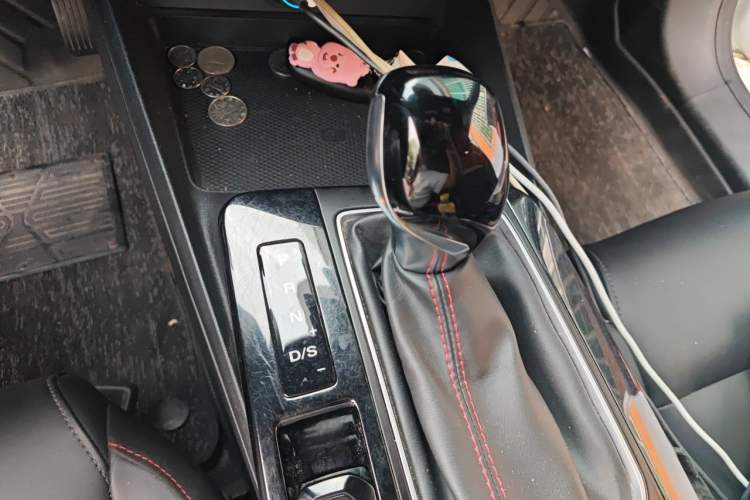 Used MG 5 2023 180 DVVT CVT Luxury Edition Gear Lever