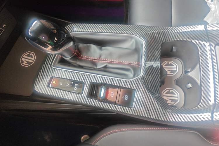 Used MG 5 2023 180 DVVT CVT Fashion Edition Gear Lever