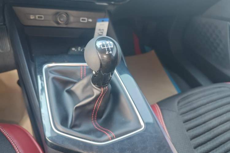 Used MG 5 2023 180 DVVT Manual Fashion Edition Gear Lever