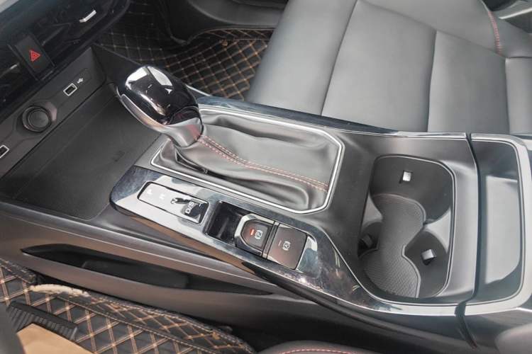 Used MG 5 2023 180 DVVT CVT Fashion Edition Gear Lever