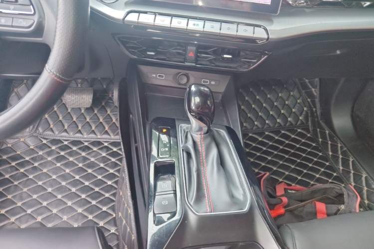 Used MG 5 2023 180 DVVT CVT Luxury Edition Gear Lever