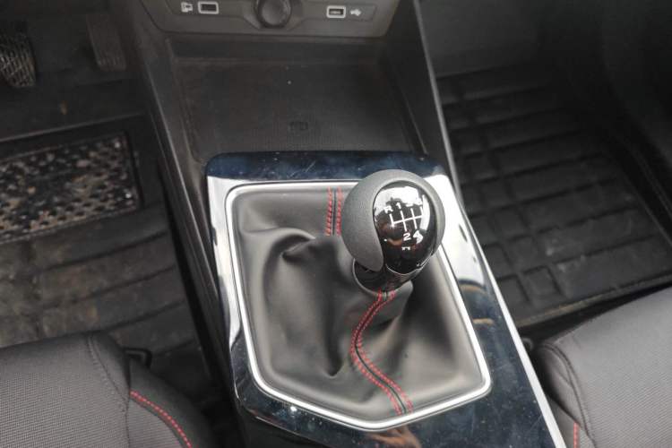Used MG 5 2023 180 DVVT Manual Fashion Edition Gear Lever