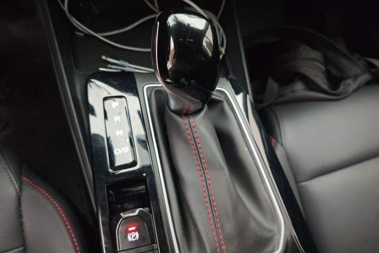 Used MG 5 2023 180 DVVT CVT Luxury Edition Gear Lever