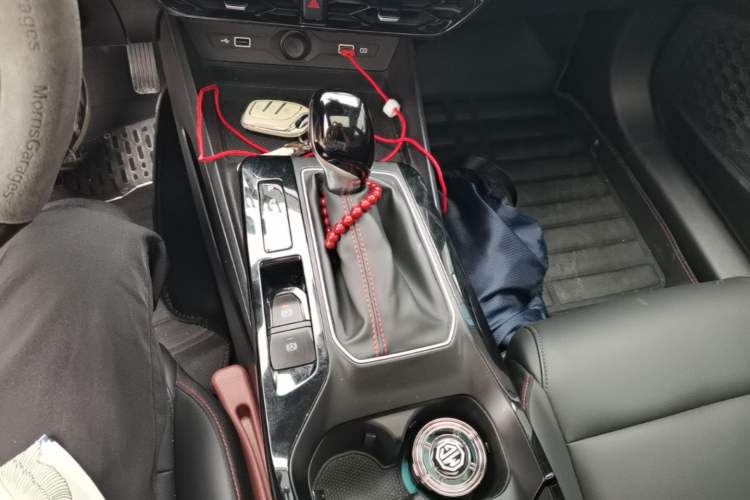 Used MG 5 2023 180 DVVT CVT Luxury Edition Gear Lever
