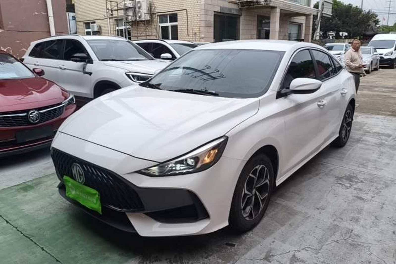 Фото MG с площадки