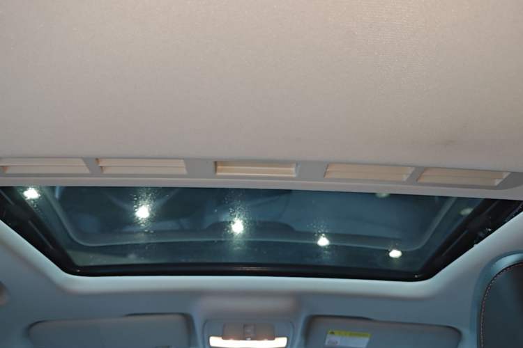 Used MG 5 2023 180 DVVT CVT Luxury Edition Headliner