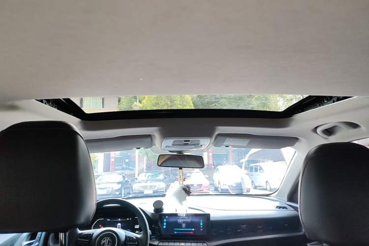 Used MG 5 2023 180 DVVT CVT Luxury Edition Headliner