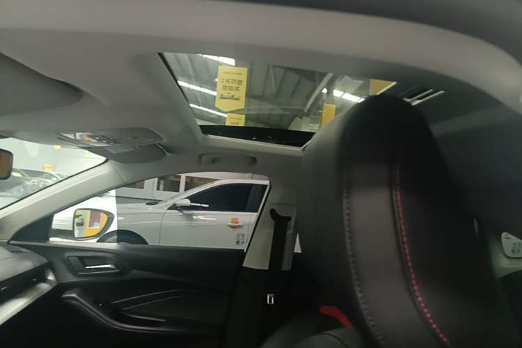 Used MG 5 2023 180 DVVT CVT Luxury Edition Headliner