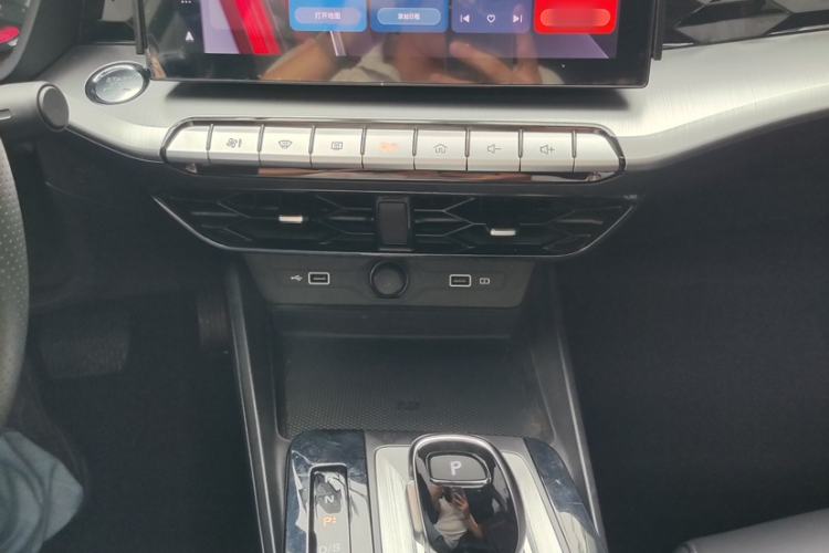 Used MG 5 2023 300TGI DCT Deluxe Edition Interior 1