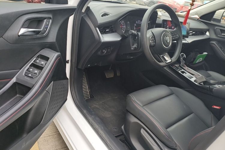 Used MG 5 2023 180 DVVT CVT Luxury Edition Interior 2